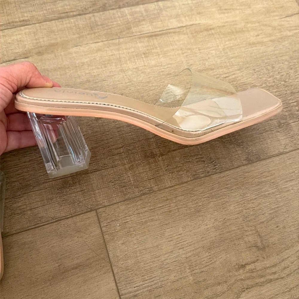 Clear heels - Picture 3 of 3